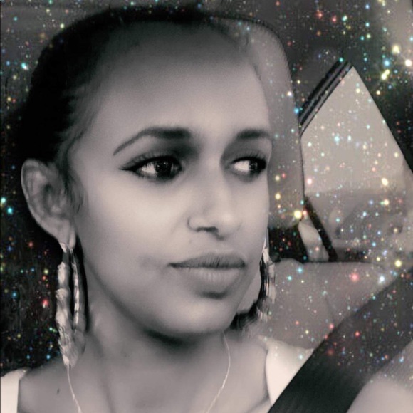 Meet your Posher, Hiwot - Picture 1 of 1